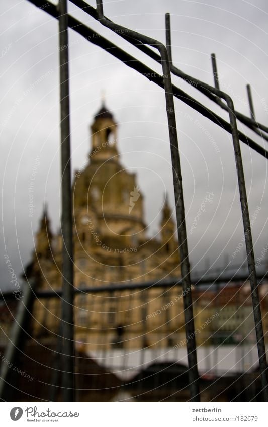 Frauenkirche alt Markt Altmark Dresden Herbst Neumarkt Residenzschloss Tourismus Zwinger Rokoko Sandstein Zaun Baustelle Unschärfe Architektur