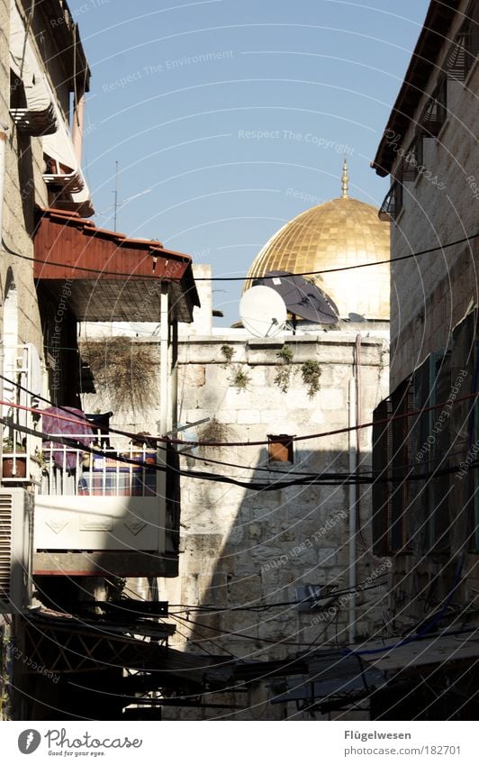 Wo bitte gehts zum Felsendom? Farbfoto Außenaufnahme Tag Ferien & Urlaub & Reisen Sightseeing Städtereise Hauptstadt Sehenswürdigkeit Wahrzeichen fantastisch