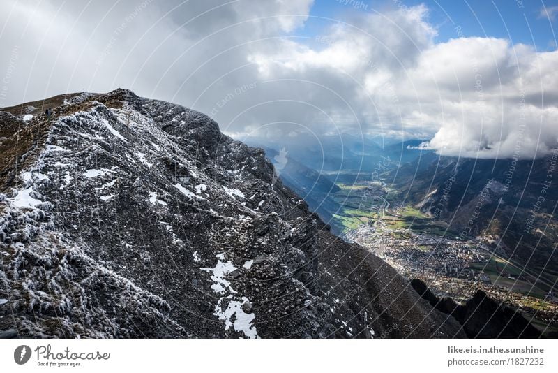 Schön hier. sportlich Ferien & Urlaub & Reisen Ausflug Ferne Freiheit Berge u. Gebirge wandern Umwelt Landschaft Wolken Frühling Herbst Klima Wetter Schnee