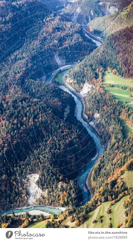 grüße aus dem heli Ferien & Urlaub & Reisen Ausflug Abenteuer Ferne Freiheit Umwelt Natur Landschaft Herbst Wald Hügel Felsen Alpen Berge u. Gebirge Schlucht