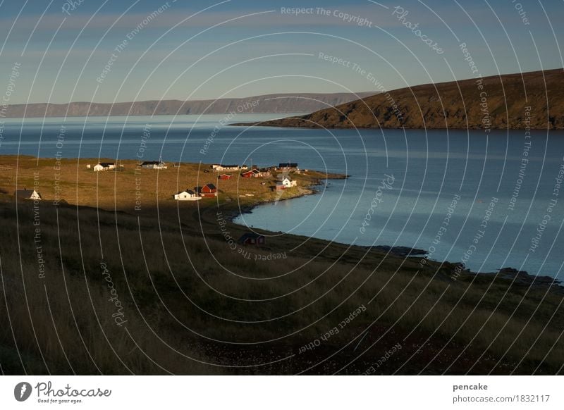 sonnenuhr Natur Landschaft Urelemente Erde Wasser Himmel Sonnenlicht Herbst Schönes Wetter Fjord Fischerdorf Haus authentisch historisch natürlich