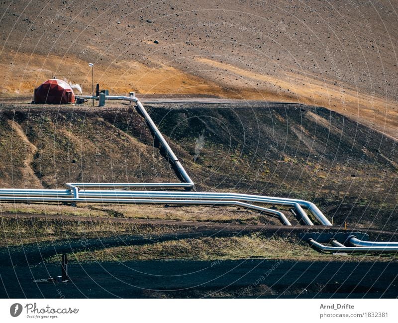 Island - Kraftwerk Tourismus Ausflug Fortschritt Zukunft Energiewirtschaft Erneuerbare Energie Industrie Natur Landschaft Urelemente Hügel Insel Industrieanlage