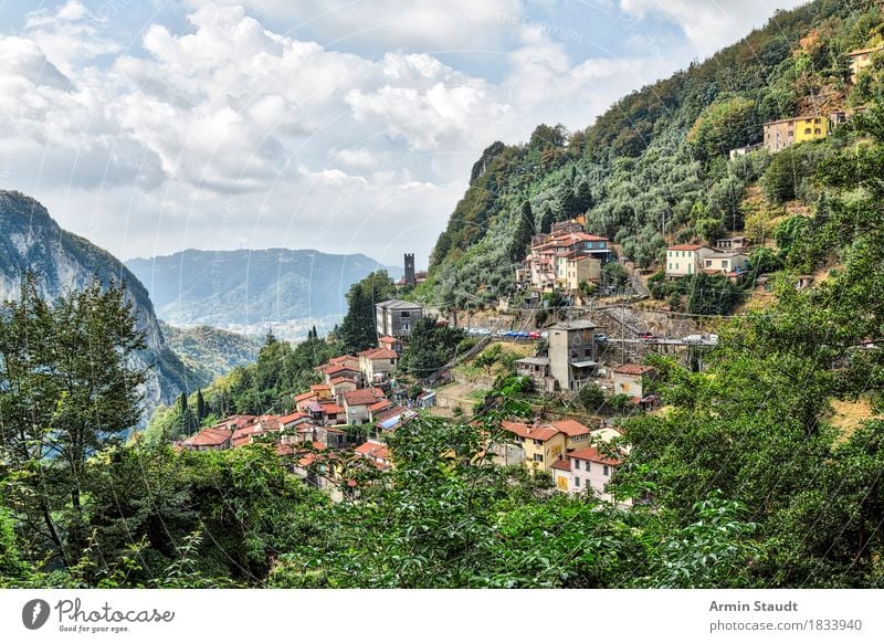 Bergdorf, Toskana Ferien & Urlaub & Reisen Tourismus Ausflug Ferne Freiheit Sommerurlaub Häusliches Leben Natur Landschaft Himmel Wolken Berge u. Gebirge Tal