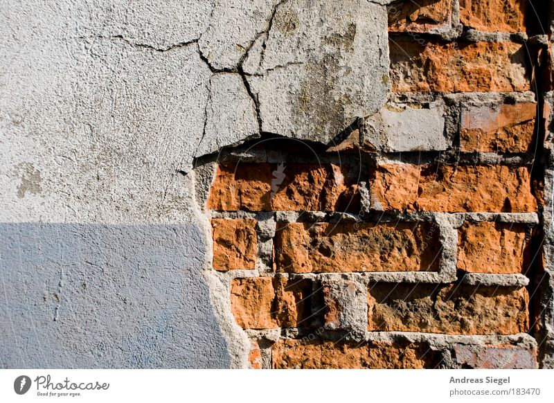 Röntgenbild einer Wand Farbfoto Gedeckte Farben Außenaufnahme Nahaufnahme Detailaufnahme Menschenleer Textfreiraum links Tag Licht Schatten Kontrast Haus