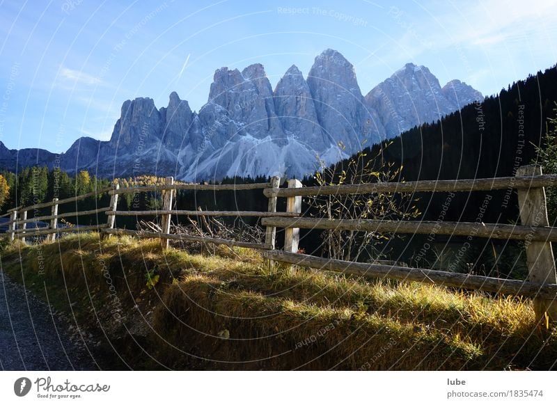 Wandern in Villnöss 4 Ferien & Urlaub & Reisen Tourismus Ausflug Abenteuer Ferne Freiheit Berge u. Gebirge wandern Herbst Hügel Felsen Alpen Gipfel gigantisch