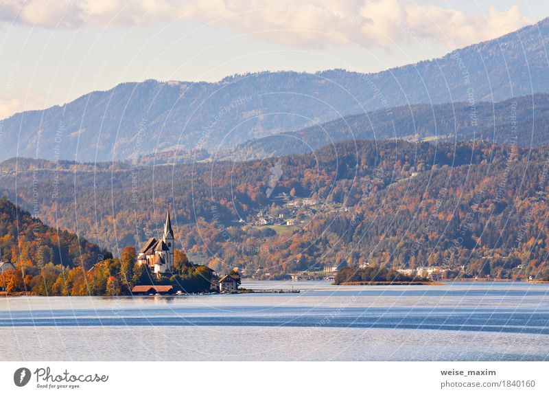 Sonniger Herbsttag auf dem See in den Bergen von Süd-Österreich Erholung Ferien & Urlaub & Reisen Tourismus Ausflug Ferne Freiheit Kreuzfahrt Berge u. Gebirge