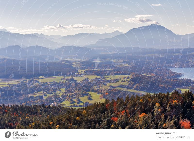 Sonniger Herbsttag auf dem See in den Bergen von Süd-Österreich Erholung Ferien & Urlaub & Reisen Tourismus Ausflug Abenteuer Ferne Berge u. Gebirge wandern