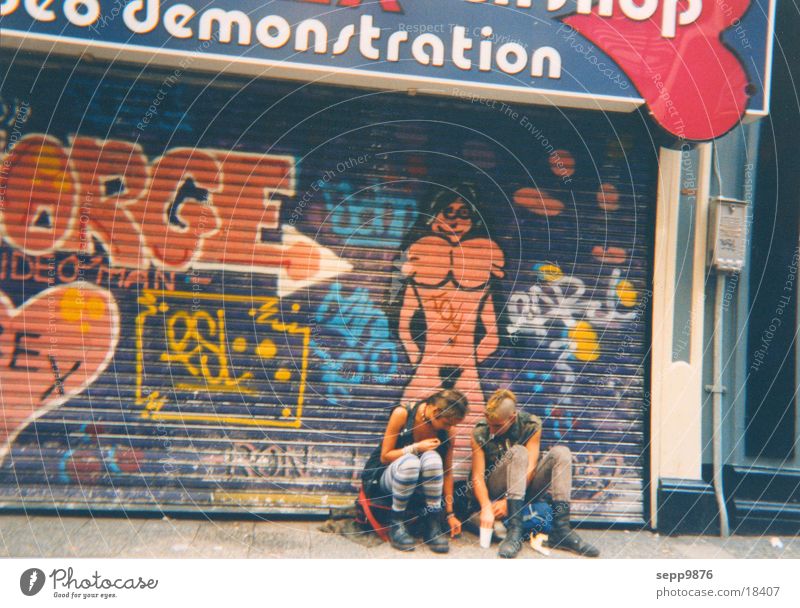 Punks Amsterdam Niederlande Menschengruppe God save the queen