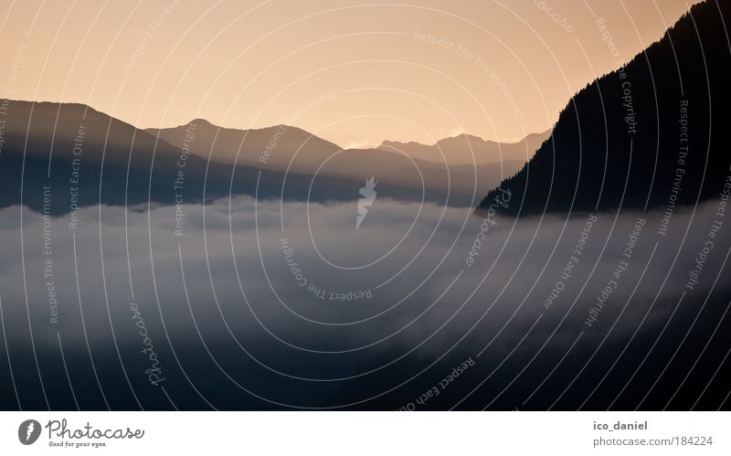 Morgenstimmung Ferne Freiheit Berge u. Gebirge Natur Landschaft Wolken Sonnenaufgang Sonnenuntergang Herbst Wetter Nebel Hügel Heiligenblut Österreich Europa