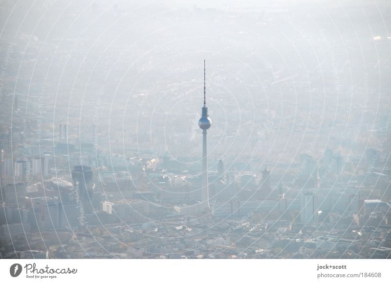 über Berlin, Dunst und Durchblick Nebel Berlin-Mitte Hauptstadt Stadtzentrum Sehenswürdigkeit Wahrzeichen Berliner Fernsehturm Stimmung Luftaufnahme