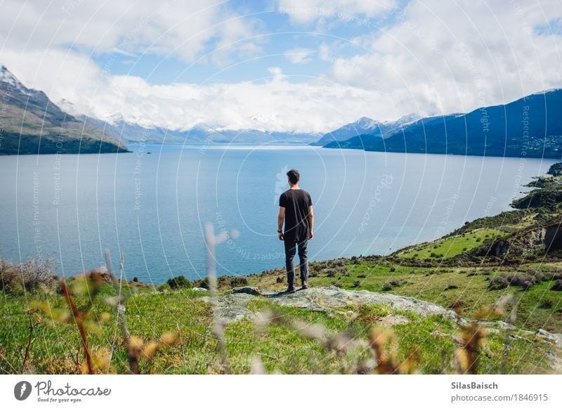 Schöner See in Queenstown Freude Ferien & Urlaub & Reisen Ausflug Abenteuer Ferne Freiheit Camping Fahrradtour Sommerurlaub wandern Junger Mann Jugendliche