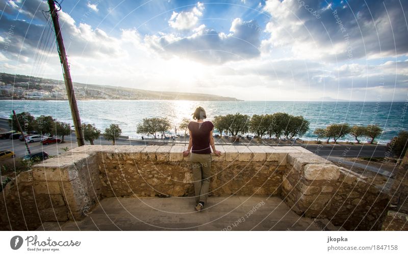 Young woman enjoys the view on the island of creta, greece. Stil Gesundheit Erholung Ferien & Urlaub & Reisen Tourismus Ferne Sightseeing Sommer Sonne Meer