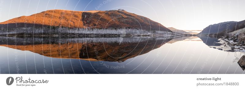 Spiegel Landschaft Wasser Himmel Sonne Herbst Winter Eis Frost Hügel Felsen Berge u. Gebirge Küste Seeufer atmen Ferien & Urlaub & Reisen Stimmung Zufriedenheit