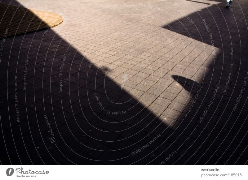 Admiral Hof Terrasse Innenhof Pflastersteine Bodenplatten Plattenbau Bodenbelag fußbodenleger Fliesen u. Kacheln fußbodenfliesen Fuge Baustelle Licht Schatten