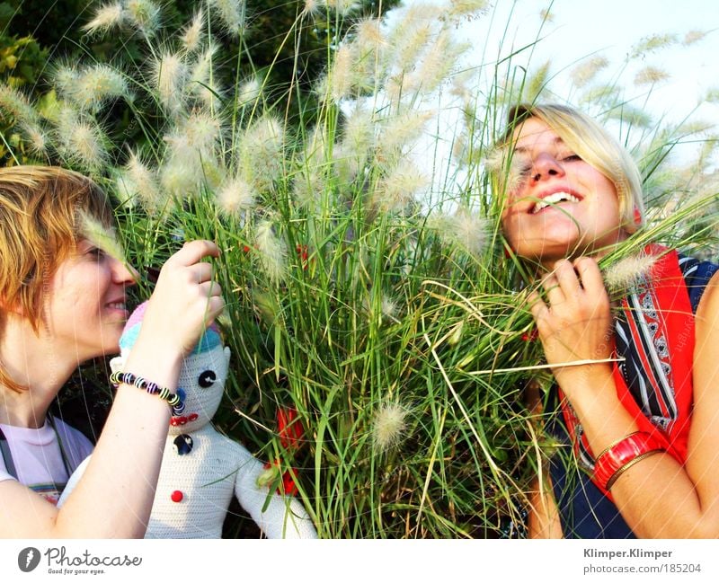 Red Blondehead Spielen Ferien & Urlaub & Reisen Ausflug Sommer Mensch feminin Freundschaft Jugendliche 2 18-30 Jahre Erwachsene Natur Pflanze Schönes Wetter