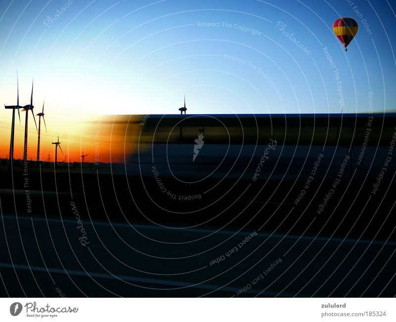 energie Güterverkehr & Logistik Energiewirtschaft Fortschritt Zukunft Erneuerbare Energie Sonnenenergie Windkraftanlage Energiekrise Bewegung fahren fliegen