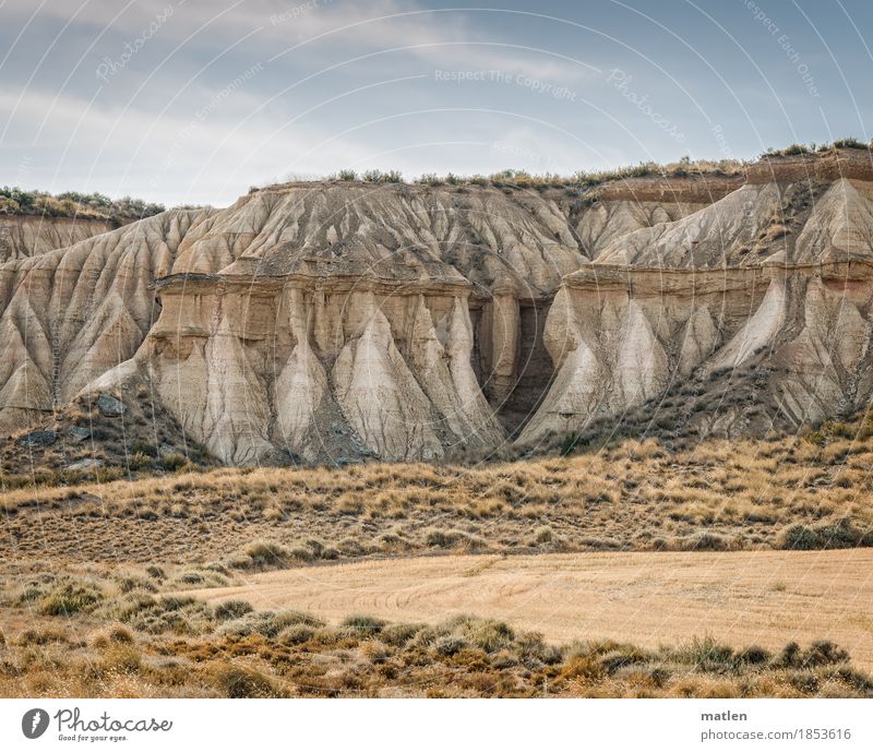 Pisquerra Gebirge Natur Landschaft Pflanze Sand Himmel Sommer Klima Schönes Wetter Wärme Gras Felsen Berge u. Gebirge Wüste gigantisch blau braun verwaschen