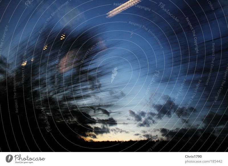 Zugfahren bei Abenddämmerung Ferien & Urlaub & Reisen Freiheit Fortschritt Zukunft Landschaft Himmel Wolken Verkehr Bahnfahren Schienenverkehr Personenzug