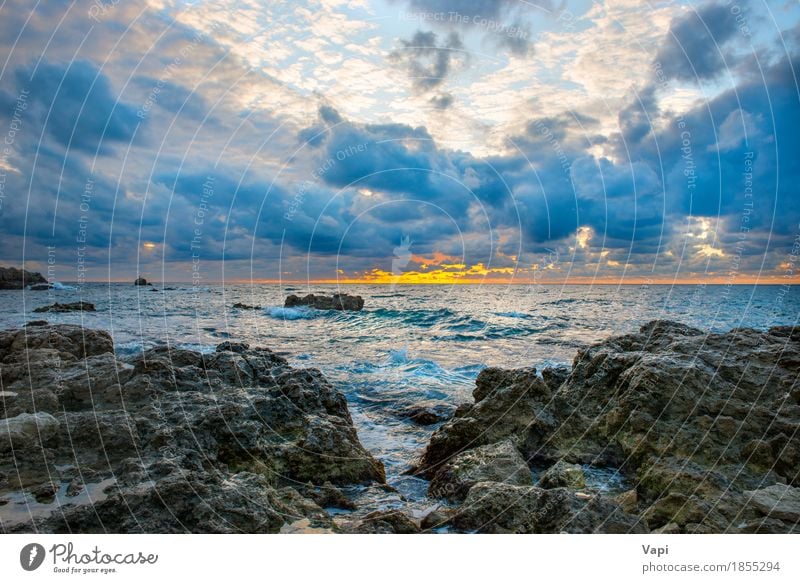 Seelandschaft mit schlechtem Wetter Ferien & Urlaub & Reisen Sommer Sonne Strand Meer Wellen Natur Landschaft Wasser Himmel Wolken Gewitterwolken Horizont