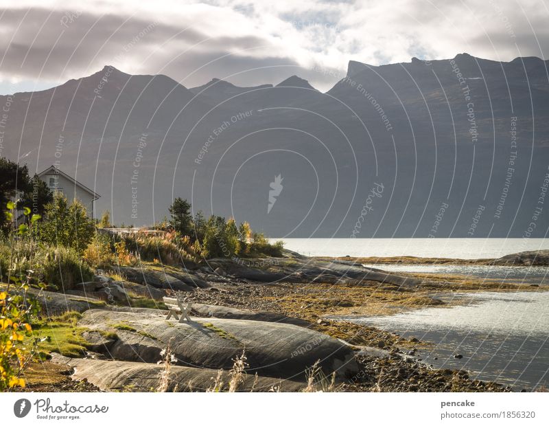 ort der | weißheit Natur Landschaft Urelemente Sand Wasser Himmel Wolken Herbst Berge u. Gebirge Fjord Haus Zeichen Gefühle Stimmung Leben Erholung Ordnung