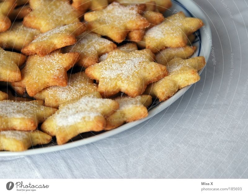 Omas Plätzchen Lebensmittel Teigwaren Backwaren Dessert Süßwaren Ernährung Kaffeetrinken Büffet Brunch Festessen Fingerfood Teller eckig klein lecker süß