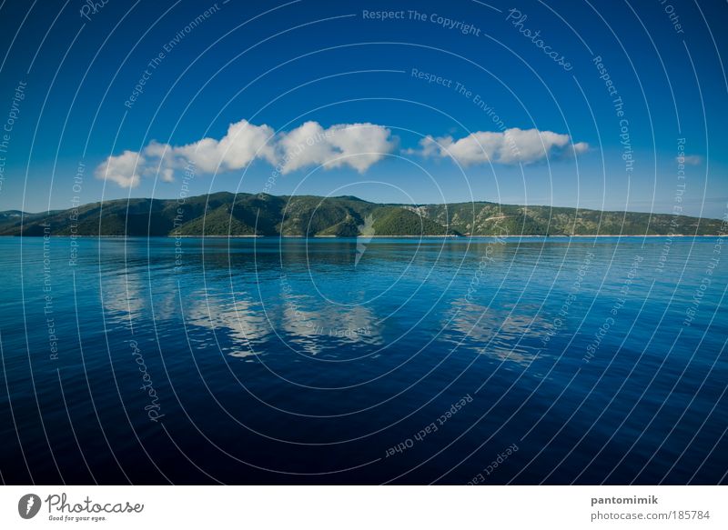 Oben ist unten Ausflug Sommer Landschaft Wasser Himmel Wolken Schönes Wetter Wald Küste Hvar Kroatien Passagierschiff frisch natürlich schön blau grün