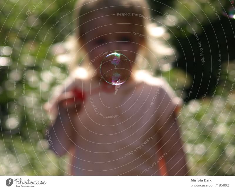 Seifenblasen Seifenblasen Banki mydlane Freiheit Sommer Mensch Kind Mädchen Kindheit Gesicht 1 3-8 Jahre Spielzeug Wasser beobachten entdecken genießen träumen