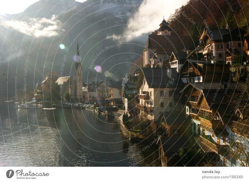 Hallstatt II Ferien & Urlaub & Reisen Tourismus Alpen Berge u. Gebirge Gipfel Seeufer Hallstadt Hallstadtersee Dorf Fischerdorf Altstadt Haus Kirche