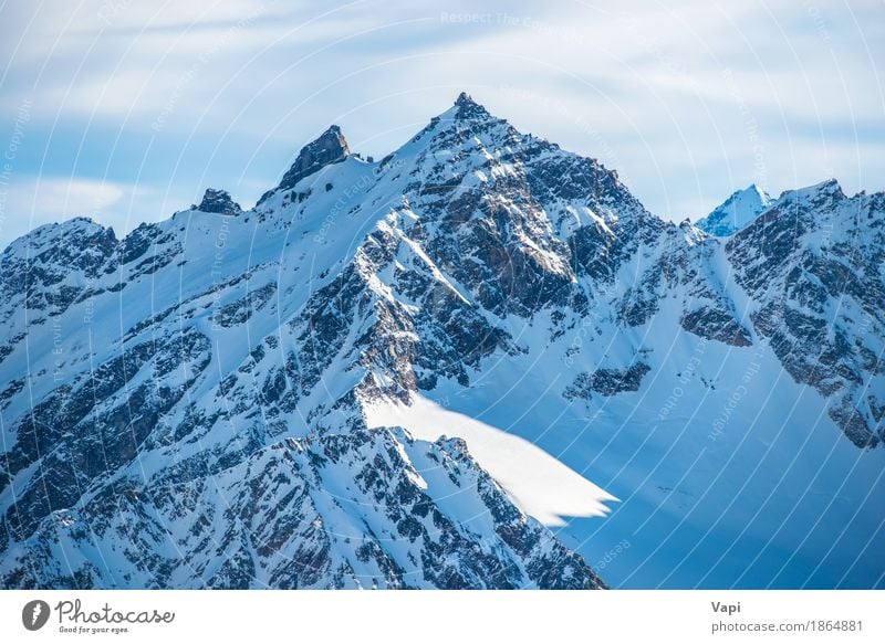 Blaue Bergspitzen Snowy in den Wolken schön Ferien & Urlaub & Reisen Tourismus Abenteuer Winter Schnee Winterurlaub Berge u. Gebirge Klettern Bergsteigen Natur