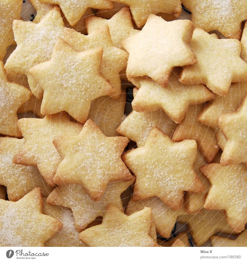 Bitte zugreifen! Lebensmittel Teigwaren Backwaren Dessert Süßwaren Ernährung Dekoration & Verzierung Feste & Feiern Duft eckig gut klein lecker saftig Vorfreude