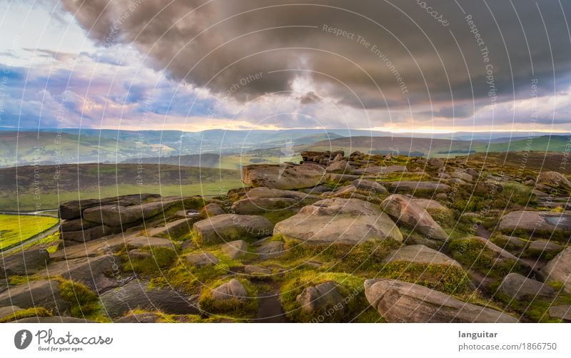 Bad weather ahead Natur Himmel Wolken Gewitterwolken Horizont Wetter schlechtes Wetter Unwetter Regen Hügel Felsen Berge u. Gebirge Stein