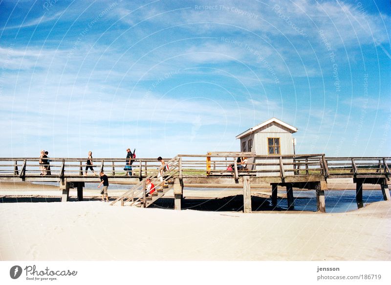 142705 Ferien & Urlaub & Reisen Sommer Sommerurlaub Strand Sand Himmel Wolken Erholung Fernweh Freizeit & Hobby St. Peter-Ording Brücke Farbfoto Außenaufnahme