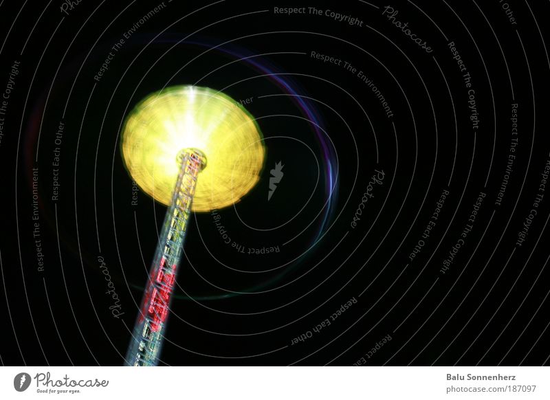 Dreh dich ´gschwind Nachtleben Entertainment ausgehen Feste & Feiern Jahrmarkt Bewegung drehen fahren lachen Spielen Freude Angst Hamburger Dom Fahrgeschäfte