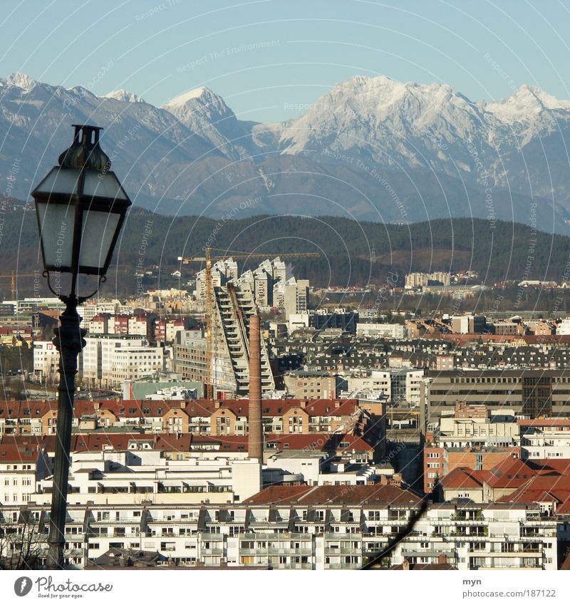 Ljubljana Ferien & Urlaub & Reisen Tourismus Ferne Sightseeing Städtereise Winter Schnee Berge u. Gebirge Landschaft Schönes Wetter Park Alpen Gipfel