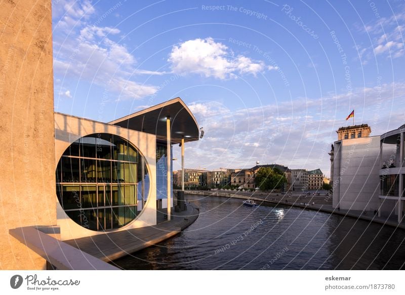 Marie-Elisabeth-Lüders-Haus Regierungsviertel Berlin Fluss Spree Deutschland Stadt Hauptstadt Stadtzentrum Rathaus Bauwerk Gebäude Architektur Regierungssitz