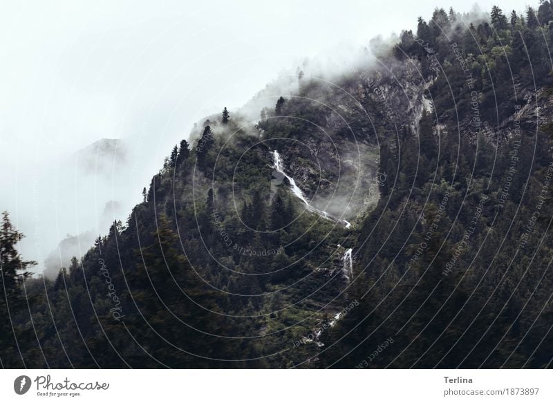 Mountain view Natur Landschaft Himmel Wolken Nebel Baum Berge u. Gebirge Wasserfall authentisch Ferne Flüssigkeit frei groß hoch natürlich oben Originalität