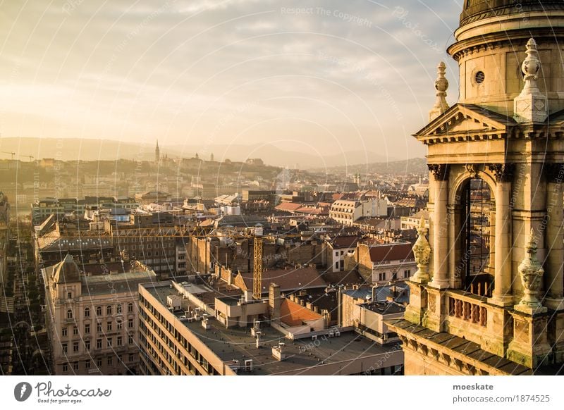 St Stephan Basilika Budapest Stadt Hauptstadt Stadtzentrum Altstadt Fußgängerzone Skyline bevölkert Haus Kirche Dom Palast Burg oder Schloss Bauwerk Gebäude