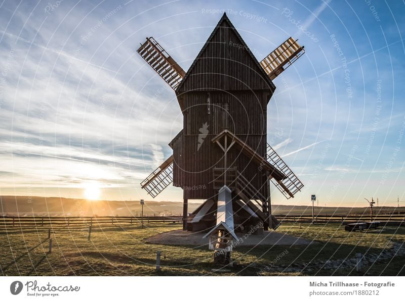 Windmühle und sonnige Landschaft Getreide Landwirtschaft Forstwirtschaft Handwerk Technik & Technologie Mühle Umwelt Natur Himmel Wolken Sonne Sonnenaufgang