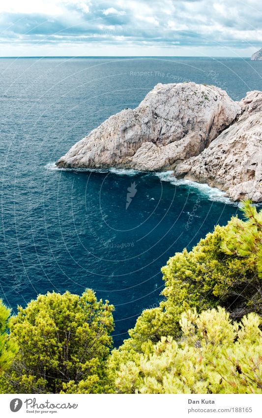 Summer dreams Wasser Himmel Wolken Sommer Herbst Wellen Küste Bucht Meer Mittelmeer Insel Mallorca Klippe beobachten Cap Formentor türkis Wolkendecke Sträucher