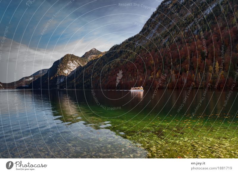 Seereise Ferien & Urlaub & Reisen Tourismus Ausflug Abenteuer Ferne Natur Landschaft Himmel Herbst Wald Berge u. Gebirge Königssee Schifffahrt Bootsfahrt