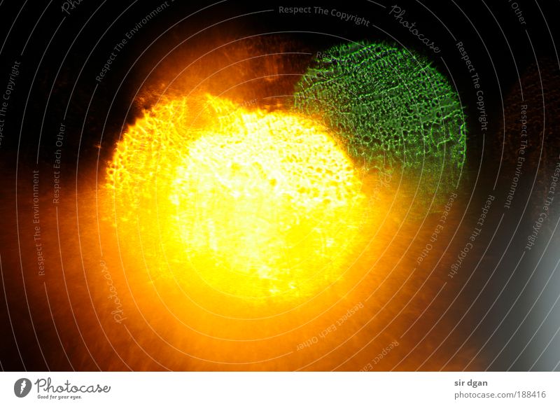 supernova1 Kunst Wassertropfen Winter Fenster Glas Erholung leuchten Blick träumen einfach gigantisch heiß nass gold grün rot schwarz Kraft gefährlich Energie