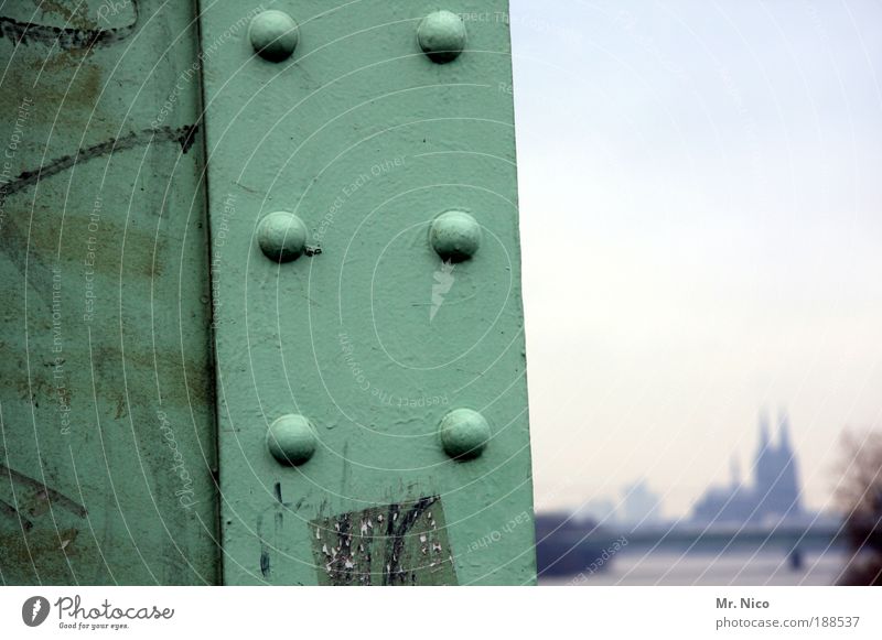 # dom Tourismus Sightseeing Köln Kölner Dom Stadt Brücke Bauwerk Sehenswürdigkeit Wahrzeichen Straßenverkehr Stahl Rost Umwelt wint Niete hintergrund kölle