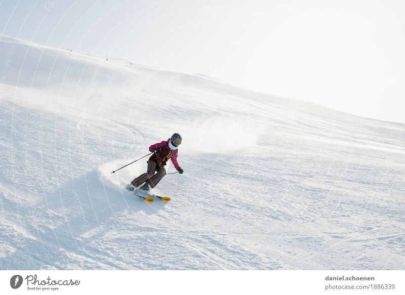 Vorfreude 1 Freizeit & Hobby Ferien & Urlaub & Reisen Winter Schnee Winterurlaub Wintersport Skifahren Mensch feminin Junge Frau Jugendliche 18-30 Jahre