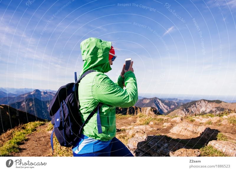 FOTO Freizeit & Hobby Abenteuer Berge u. Gebirge wandern Sport Handy Junge Frau Jugendliche 30-45 Jahre Erwachsene Natur Landschaft Herbst Schönes Wetter Alpen