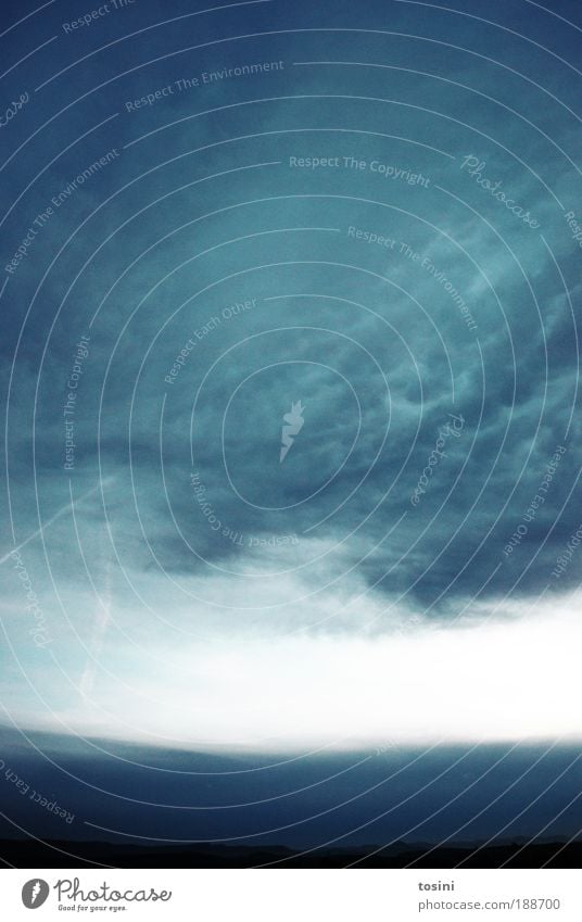 Himmel über Deutschland Umwelt Natur Landschaft Erde Luft Wolken Gewitterwolken Horizont Klima Wetter Regen blau beeindruckend Naturphänomene Farbfoto