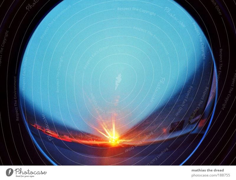 TUNNELBLICK Himmel Horizont Verkehr Verkehrsmittel Straßenverkehr Autofahren Autobahn Fahrzeug Unendlichkeit Geschwindigkeit Windschutzscheibe Plakette Dynamik