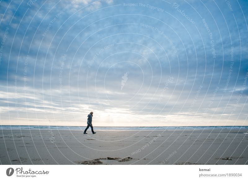 When you’re lost and all alone Erholung ruhig Freizeit & Hobby Abenteuer Ferne Freiheit Strand Meer Wellen Mensch 1 Natur Himmel Wolken Wetter Sandstrand