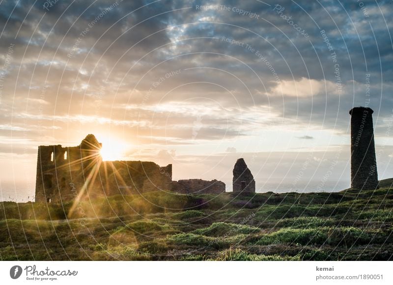 Where there's a mine or a hole in the ground ruhig Ausflug Abenteuer Ferne Freiheit Sommer Umwelt Natur Landschaft Pflanze Himmel Wolken Sonnenaufgang