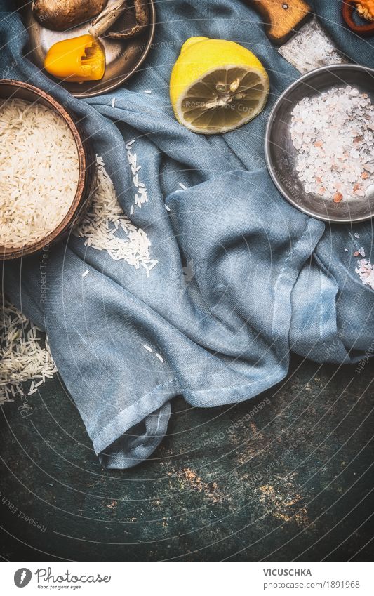 Reis und vegetarische Kochzutaten Lebensmittel Getreide Kräuter & Gewürze Ernährung Bioprodukte Vegetarische Ernährung Diät Geschirr Schalen & Schüsseln Stil