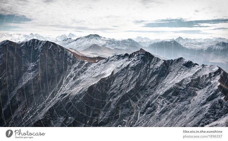 Über den Dingen stehen... Ausflug Abenteuer Ferne Freiheit Schnee Berge u. Gebirge Umwelt Natur Landschaft Urelemente Wolken Horizont Herbst Klima Wetter Eis